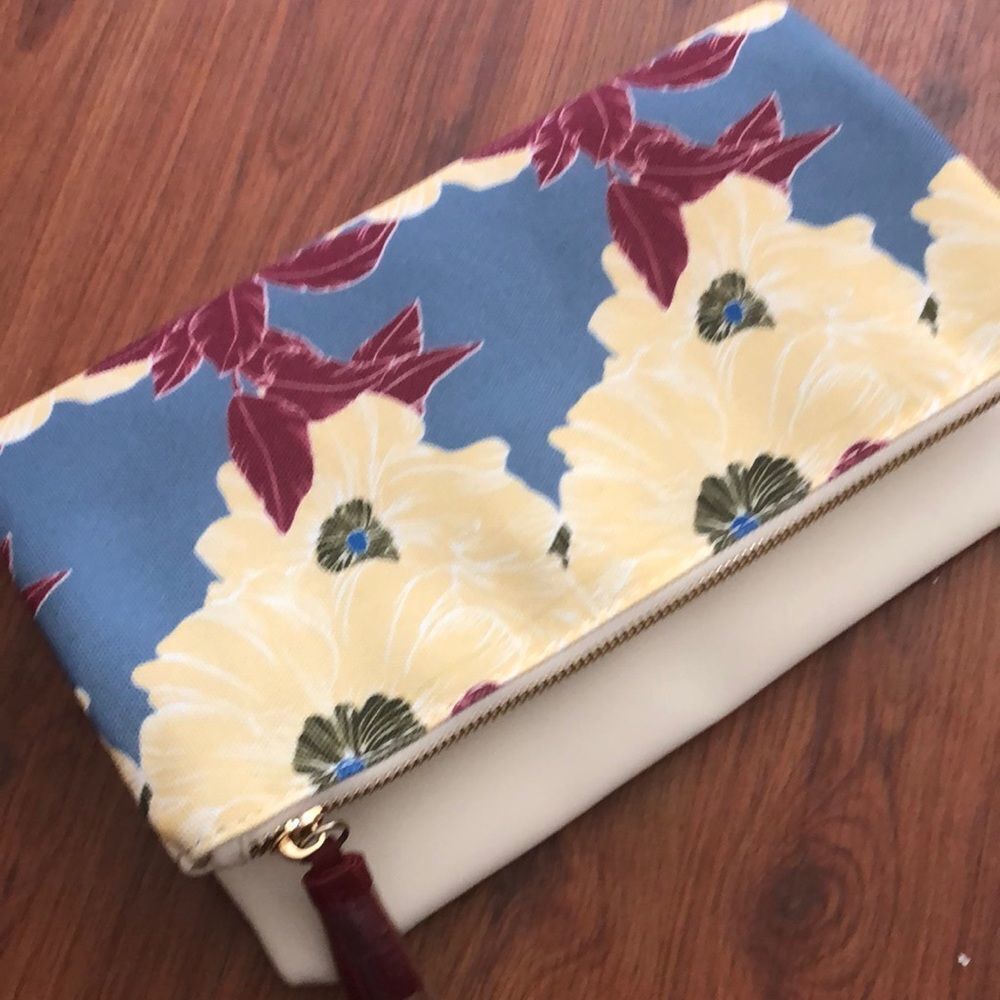 NWT Rachel Pally Floral and cream canvas clutch. - Picture 2 of 7